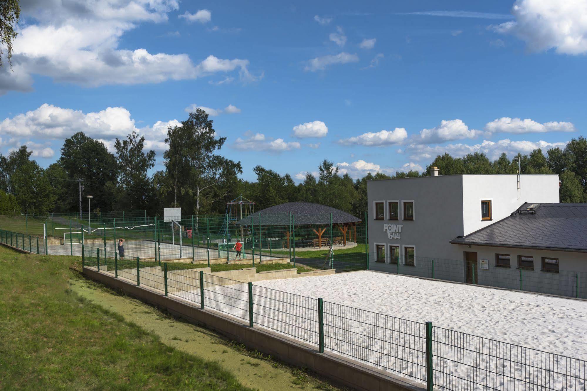 Camp Vary - Vitkova Hora - Veitsberg การ์โลวีวารี ภายนอก รูปภาพ